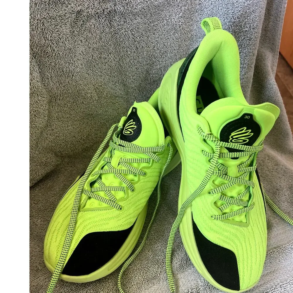 Under Armour Curry Flow 12 Extraterrestrial lime sneakers, Men's size 10